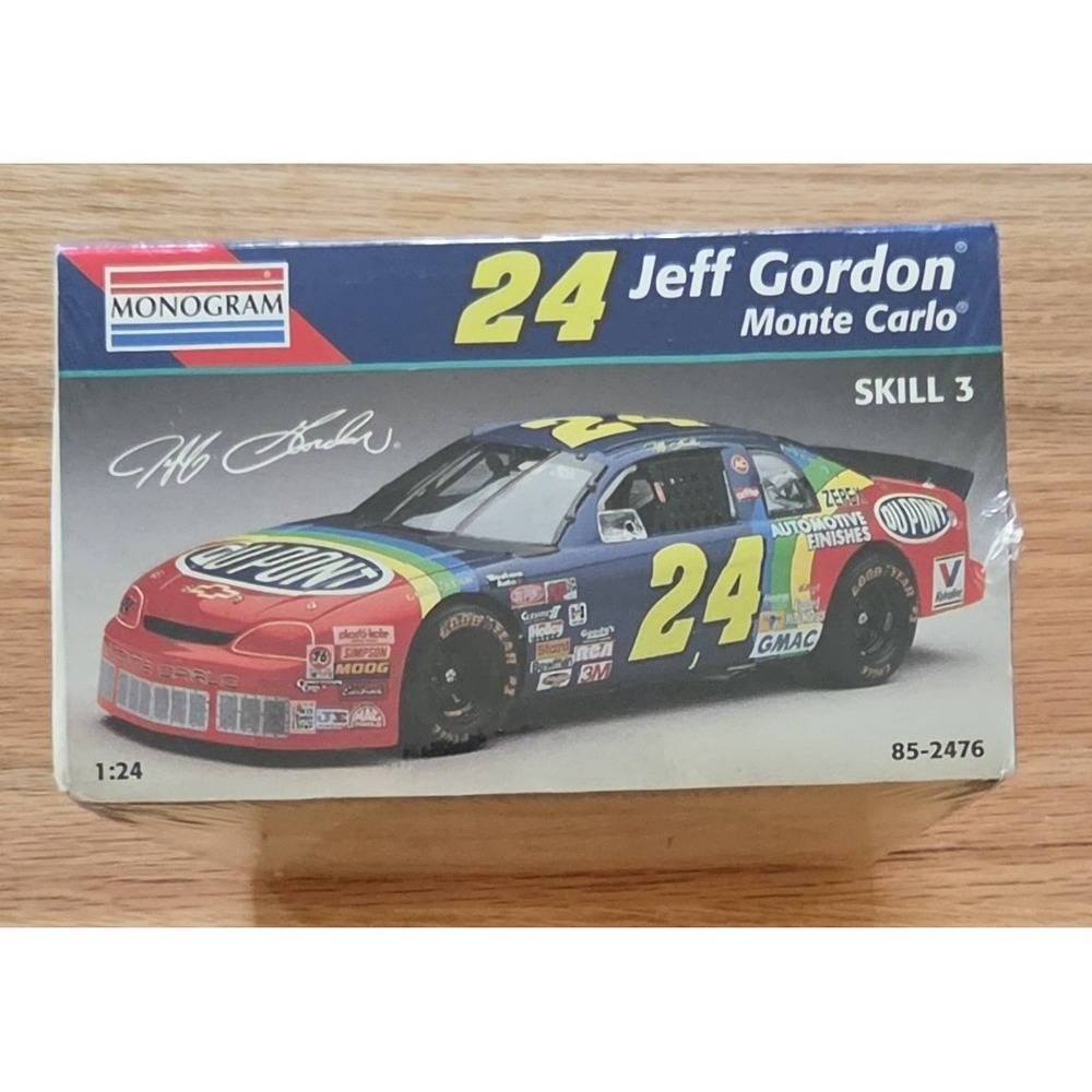 Jeff Gordon Monte Carlo #24 Dupont Monogram 1:24 Model Kit # 2476 NEW